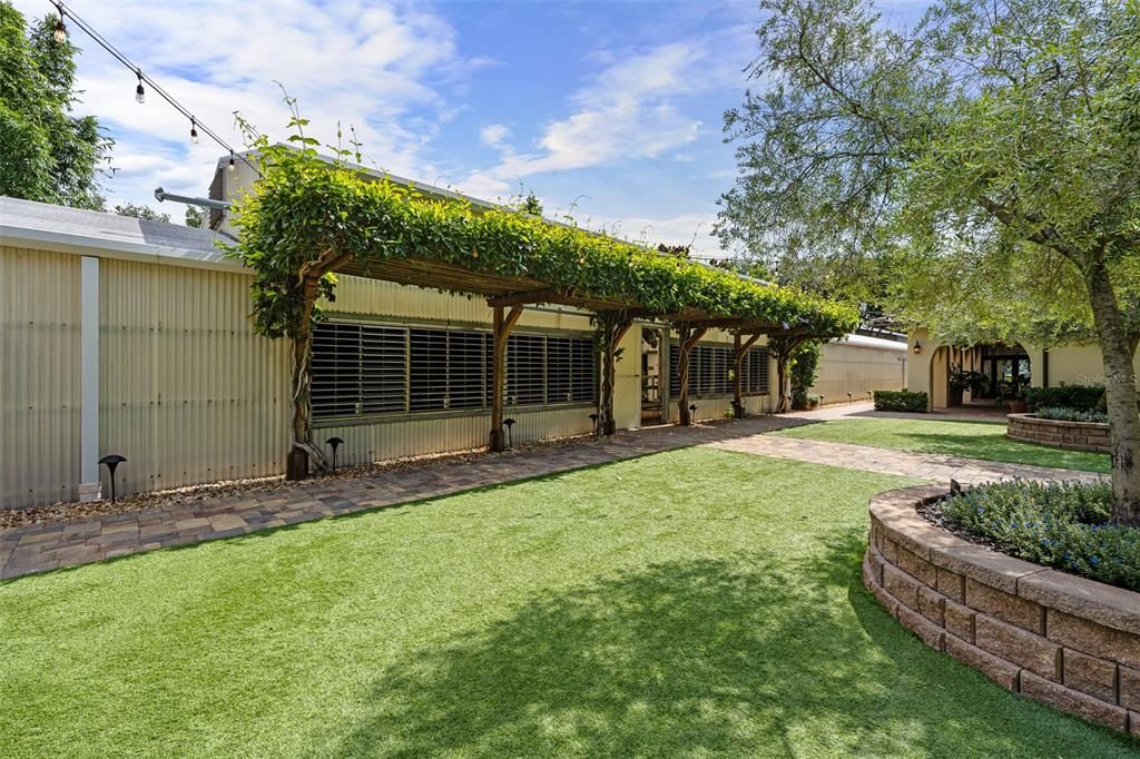 Backyard, Exterior