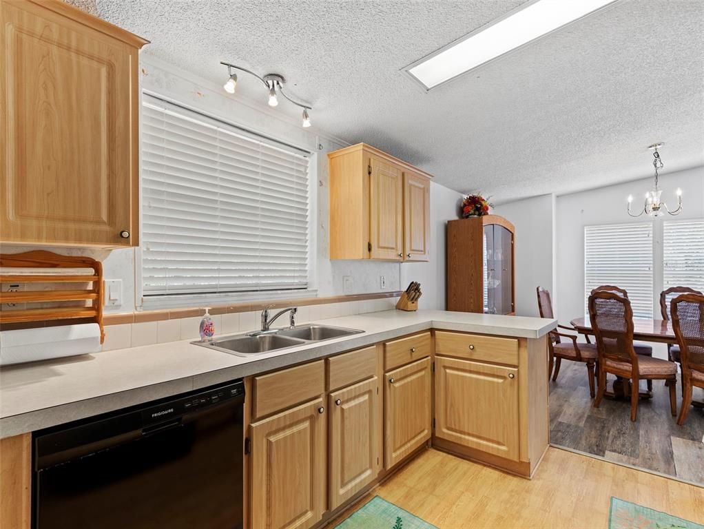 Chandelier, Dining room, Interior, Kitchen, Wood Texture Flooring