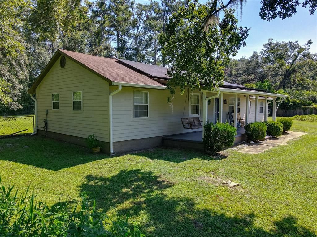 Backyard, Exterior