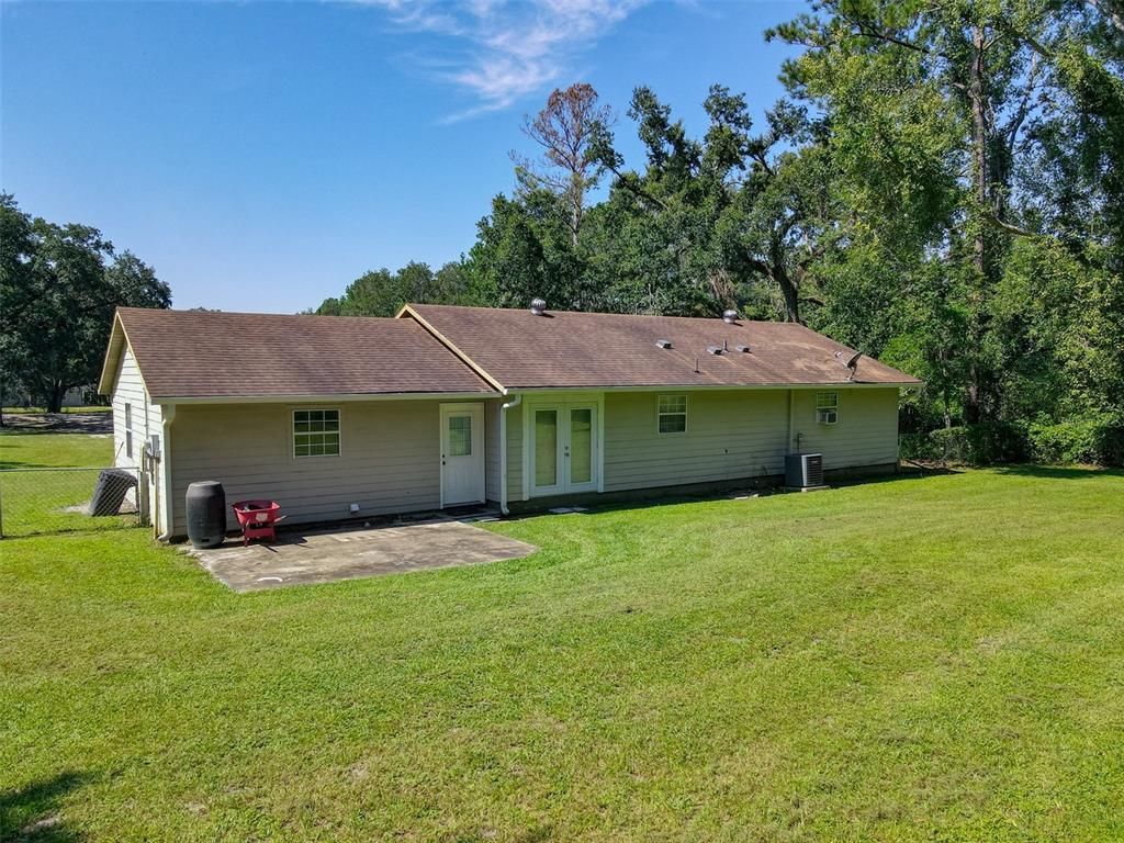 Backyard, Exterior