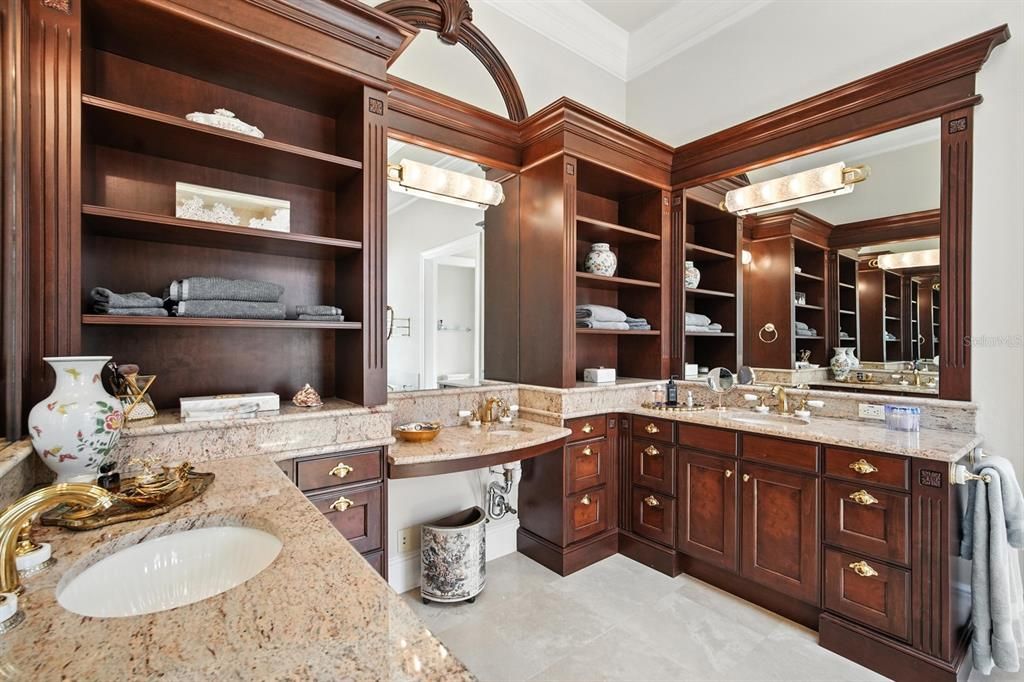 Bathroom, Dual Sink Vanities, Interior