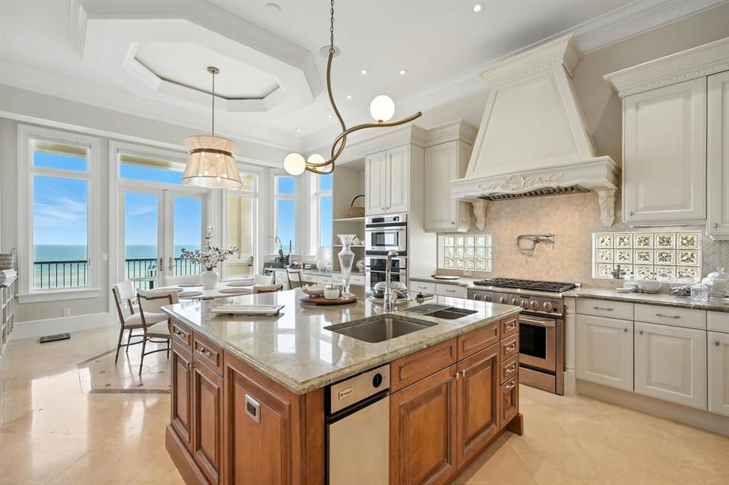 Dining room, Interior, Kitchen, Pendant Lights, Recessed Lighting, Stainless Steel Appliances, Water