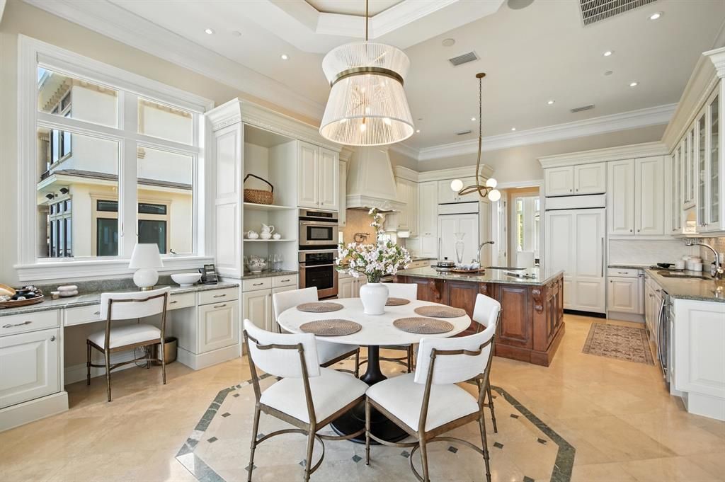 Dining room, Interior, Kitchen, Pendant Lights, Recessed Lighting, Stainless Steel Appliances