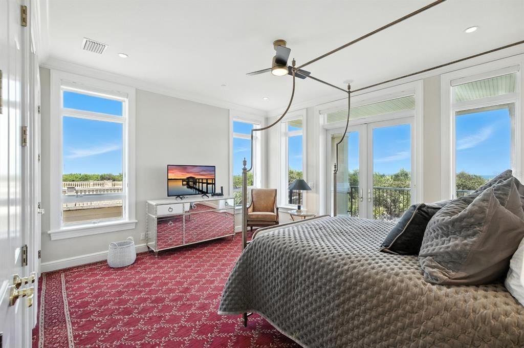 Bedroom, Interior, Recessed Lighting, Water