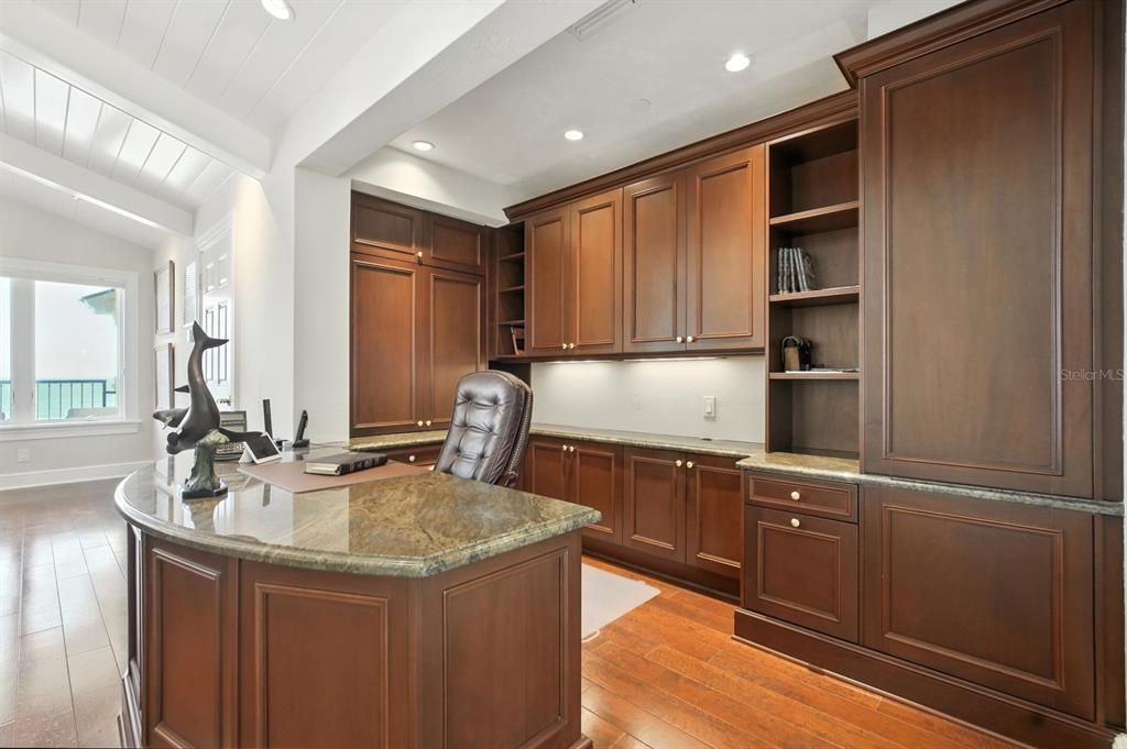 Fitness Equipment, Home Office, Interior, Recessed Lighting, Wood Texture Flooring