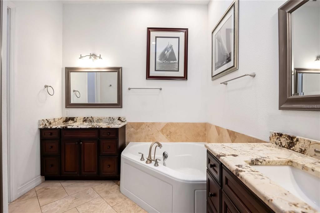 Bathroom, Dual Sink Vanities, Interior