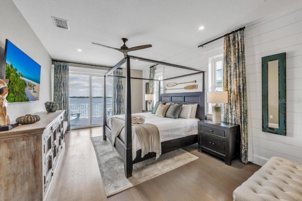 Bedroom, Interior, Recessed Lighting, Water, Wood Texture Flooring