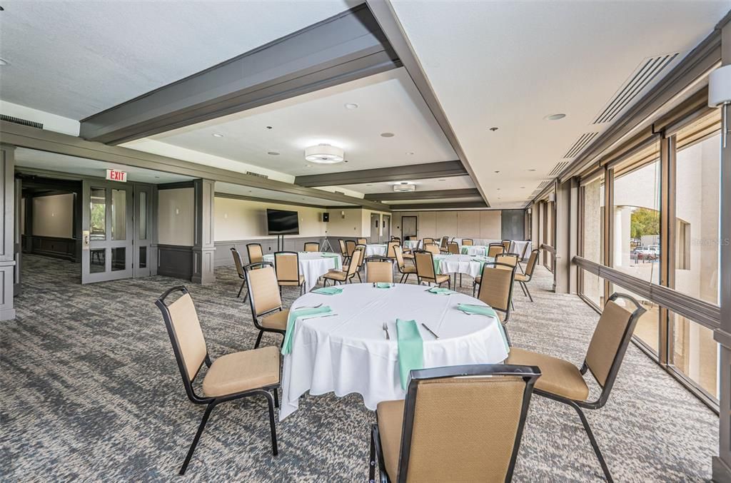 Dining room, Interior, Recessed Lighting