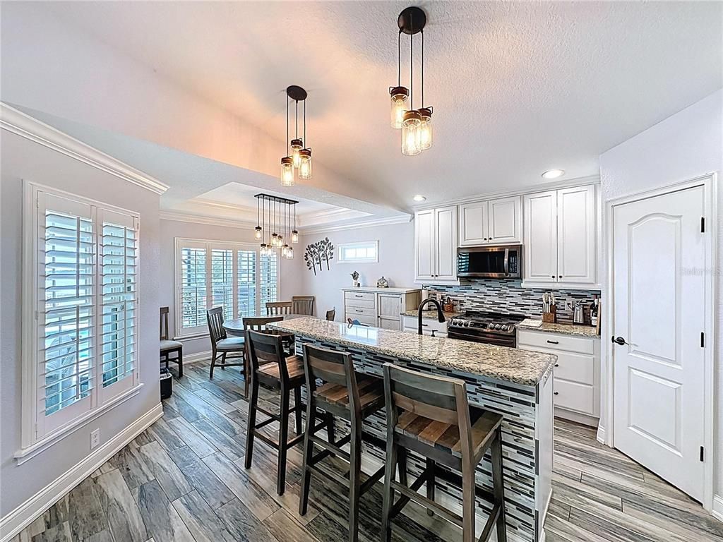 Dining room, Interior, Kitchen, Pendant Lights, Recessed Lighting, Wood Texture Flooring