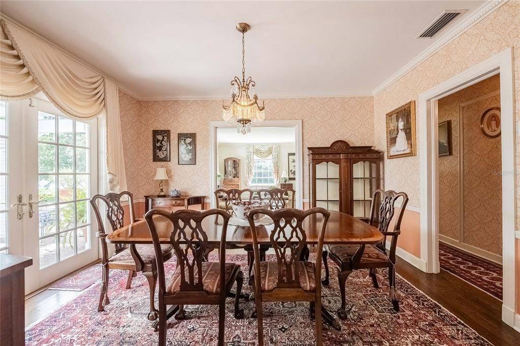 Chandelier, Dining room, Interior, Wood Texture Flooring