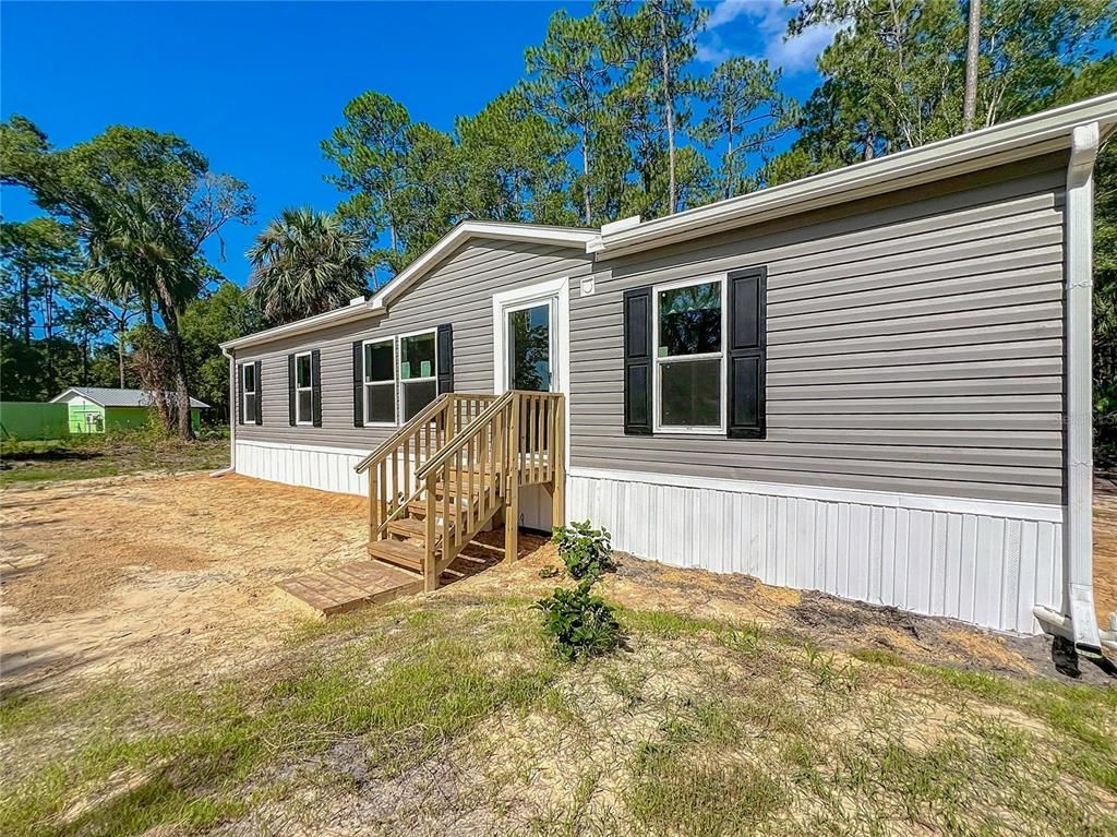 Backyard, Exterior