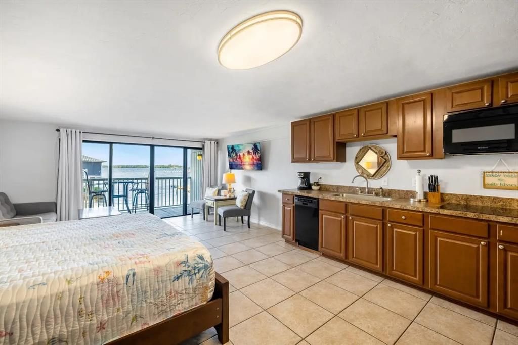 Bedroom, Interior, Kitchen, Water
