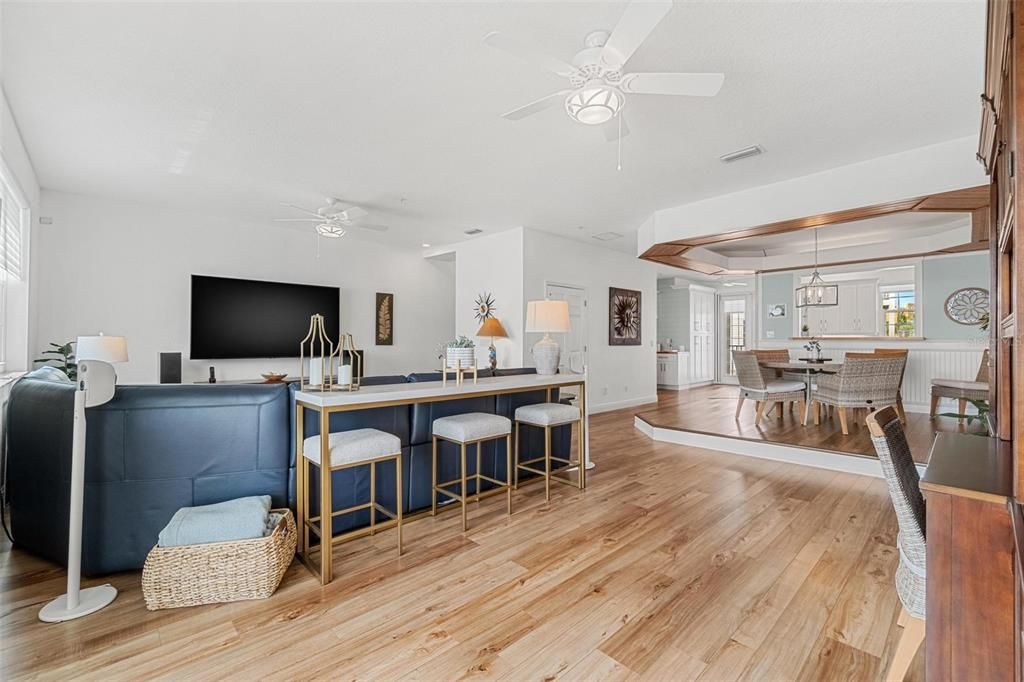 Chandelier, Dining room, Interior, Pendant Lights, Wood Texture Flooring