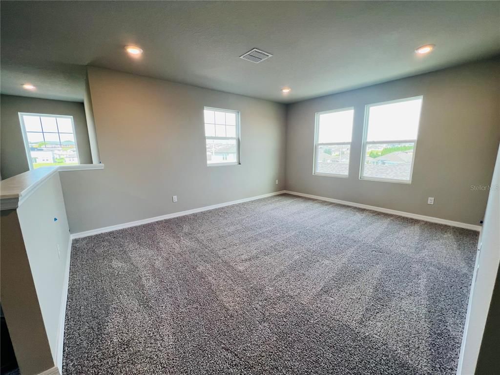 Empty room, Interior, Recessed Lighting