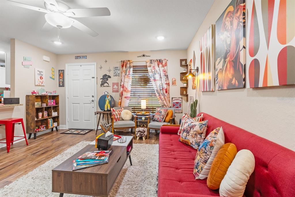 Interior, Living room, Recessed Lighting, Wood Texture Flooring