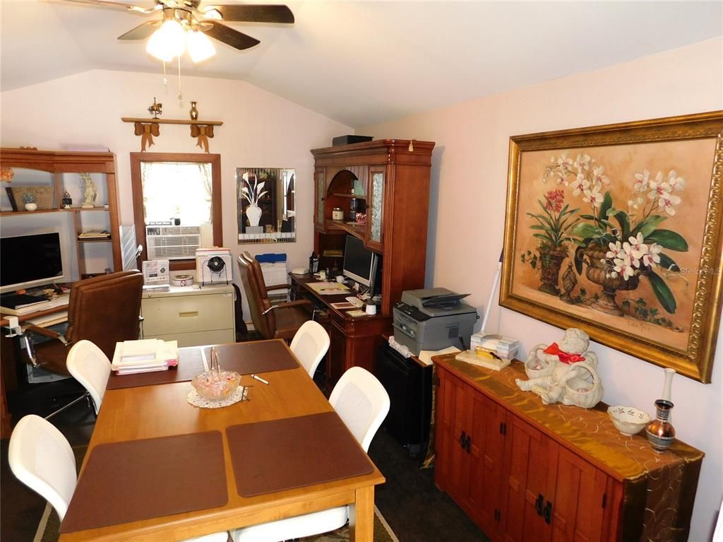 Home Office, Interior