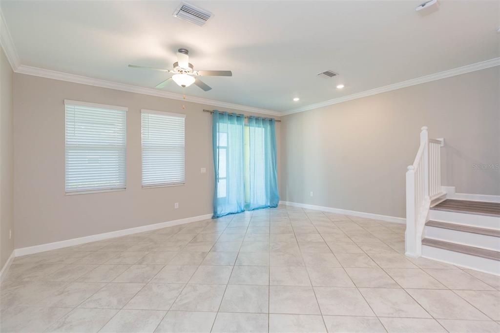 Empty room, Interior, Recessed Lighting