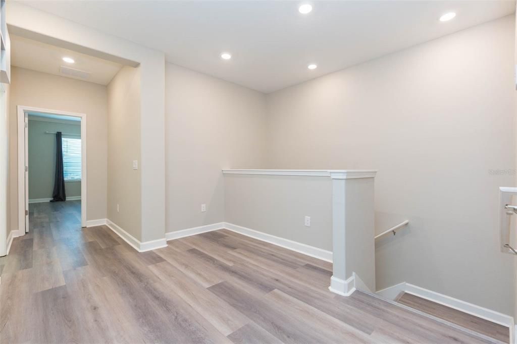 Empty room, Interior, Recessed Lighting, Wood Texture Flooring