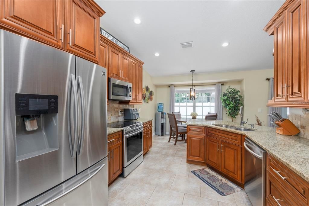 Dining room, Interior, Kitchen, Pendant Lights, Recessed Lighting, Stainless Steel Appliances