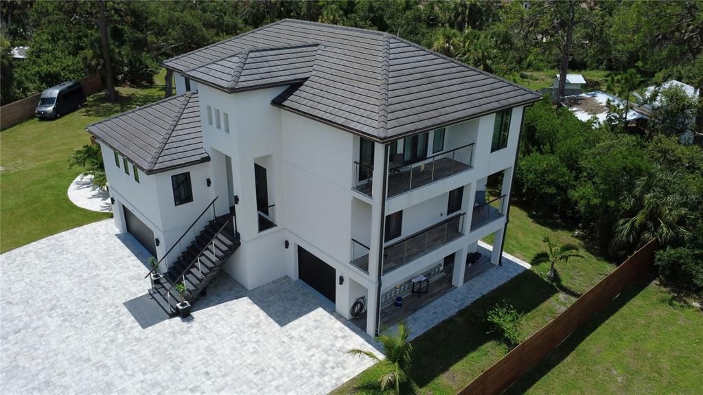 Exterior, Drone
