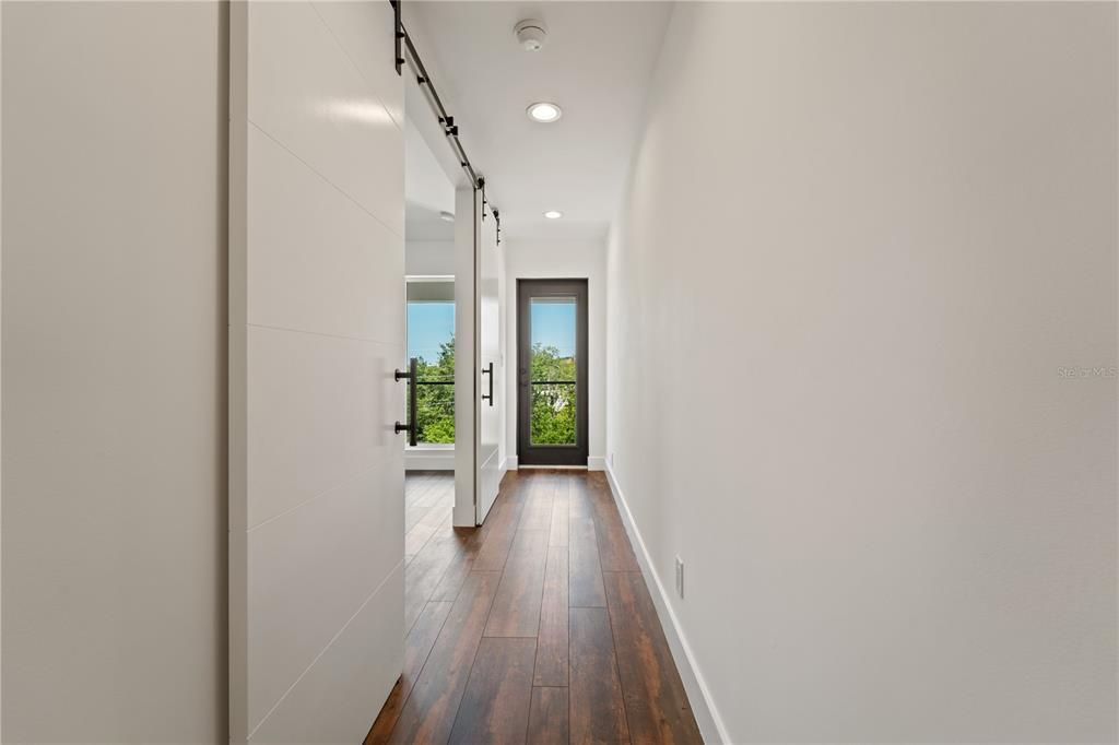 Interior, Recessed Lighting, Wood Texture Flooring