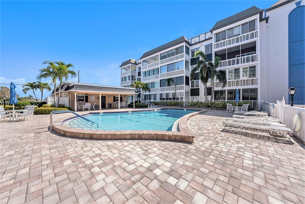Exterior, Pool