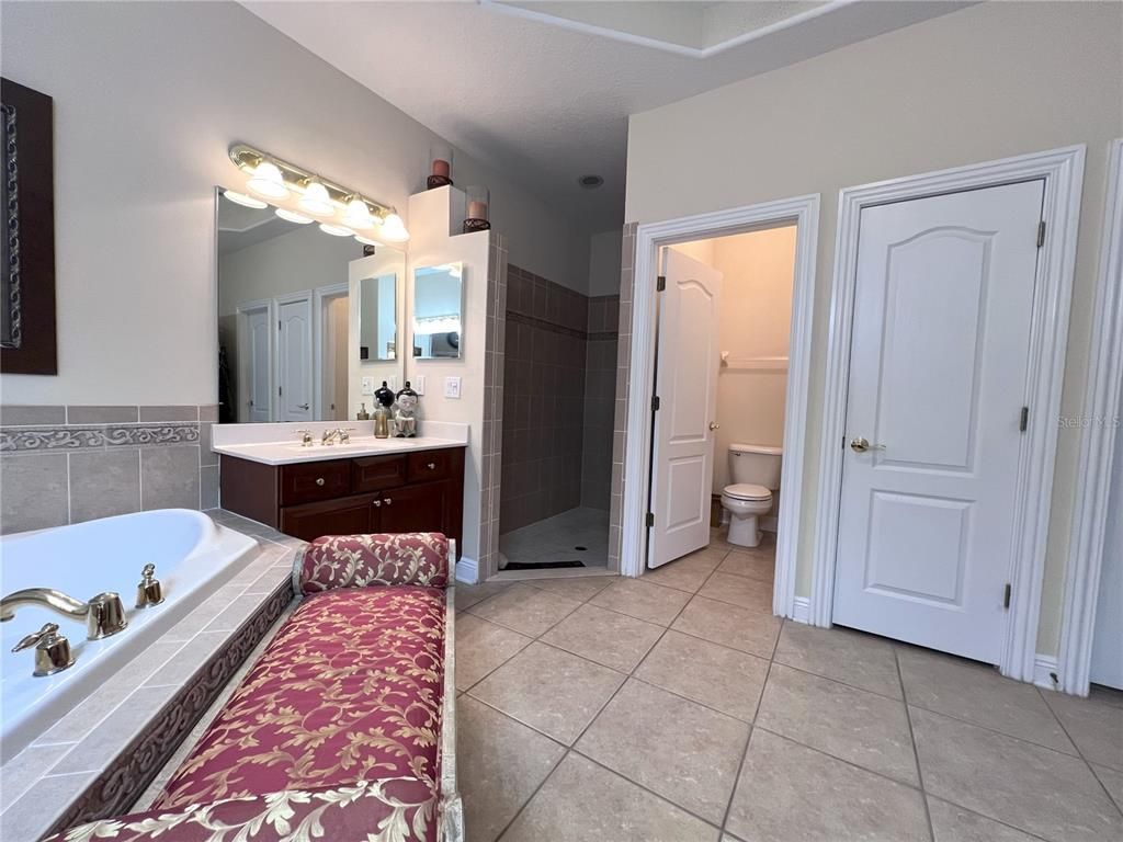 Bathroom, Interior, Tile Countertops