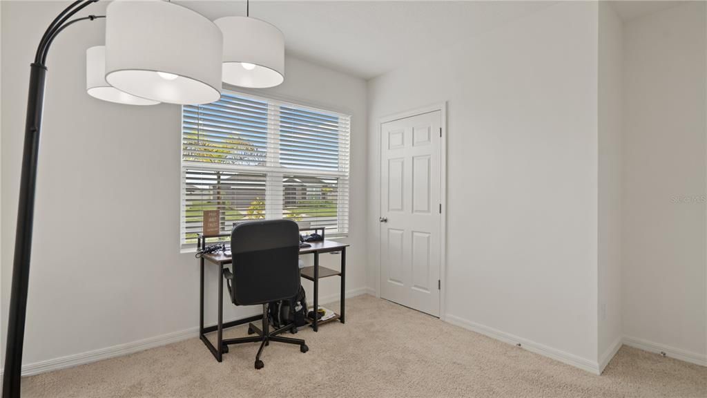 Home Office, Interior