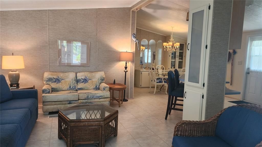 Chandelier, Dining room, Interior, Living room