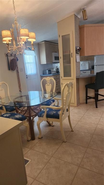 Chandelier, Dining room, Interior, Kitchen