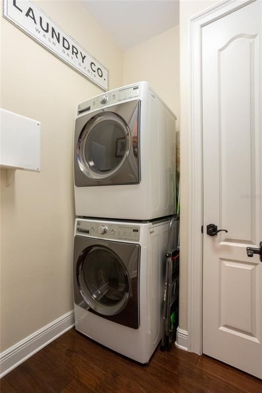 Interior, Utility Closets, Washer, Wood Texture Flooring