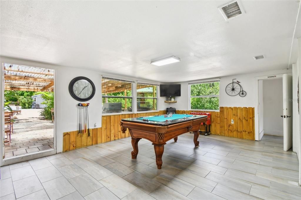 Billiard Table, Game Room, Interior, Wood Texture Flooring