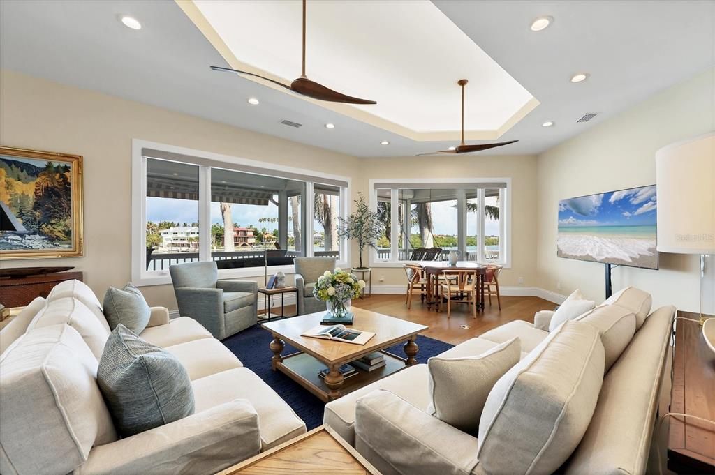 Dining room, Interior, Living room, Recessed Lighting, Wood Texture Flooring