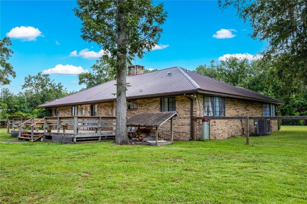 Backyard, Exterior