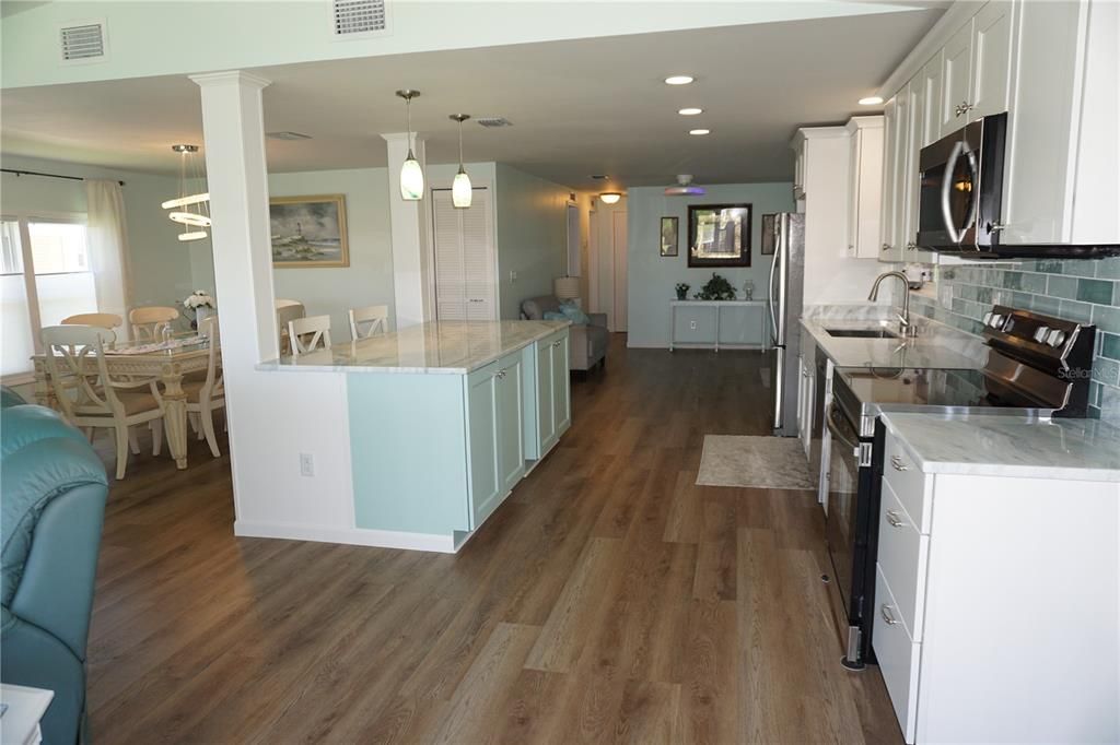 Dining room, Interior, Kitchen, Pendant Lights, Recessed Lighting, Wood Texture Flooring