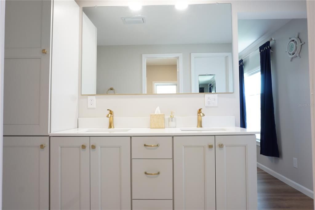 Bathroom, Dual Sink Vanities, Interior, Wood Texture Flooring