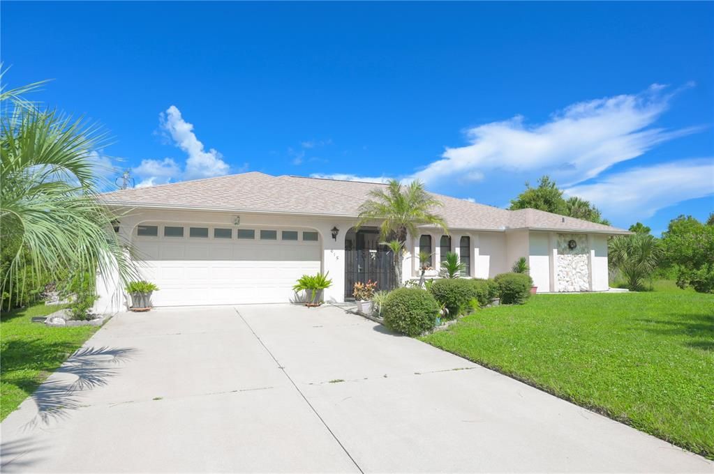 Attached, Backyard, Exterior, Facade, Ranch