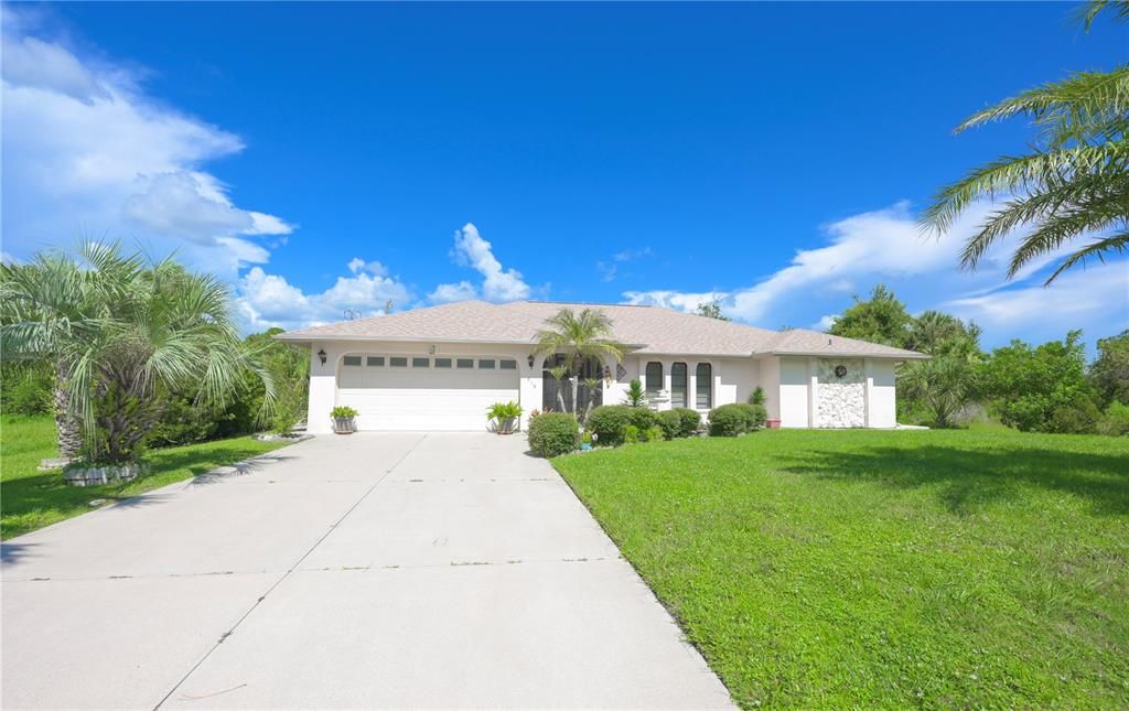 Attached, Backyard, Exterior, Facade, Ranch