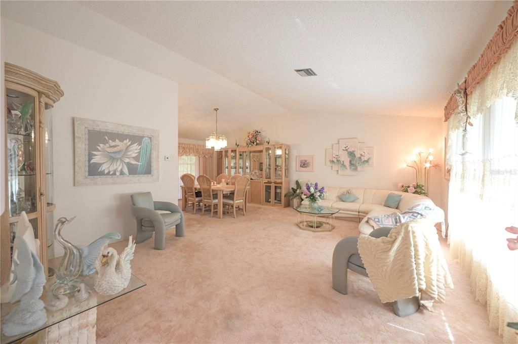 Chandelier, Dining room, Interior, Living room