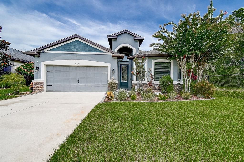 Attached, Exterior, Facade, Ranch
