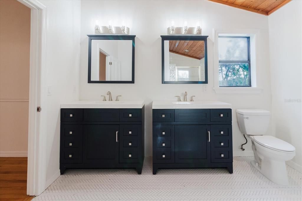 Bathroom, Dual Sink Vanities, Interior