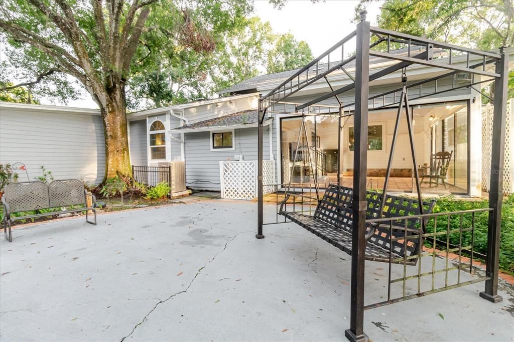 Backyard, Exterior