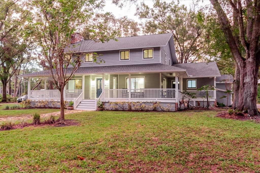 Exterior, Facade, American Foursquare
