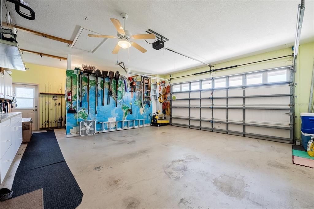 Garage, Interior