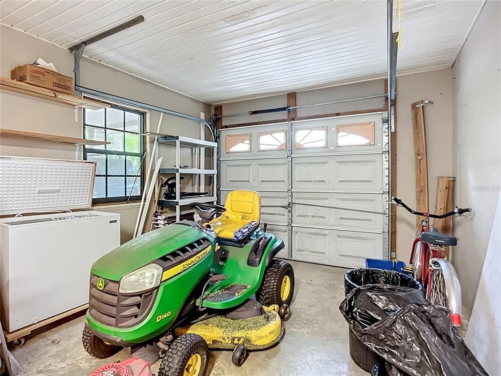 Garage, Interior