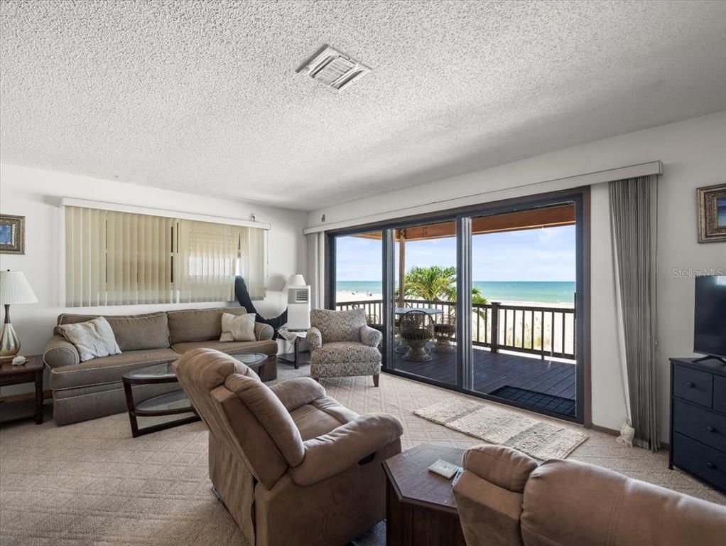 Interior, Living room, Water