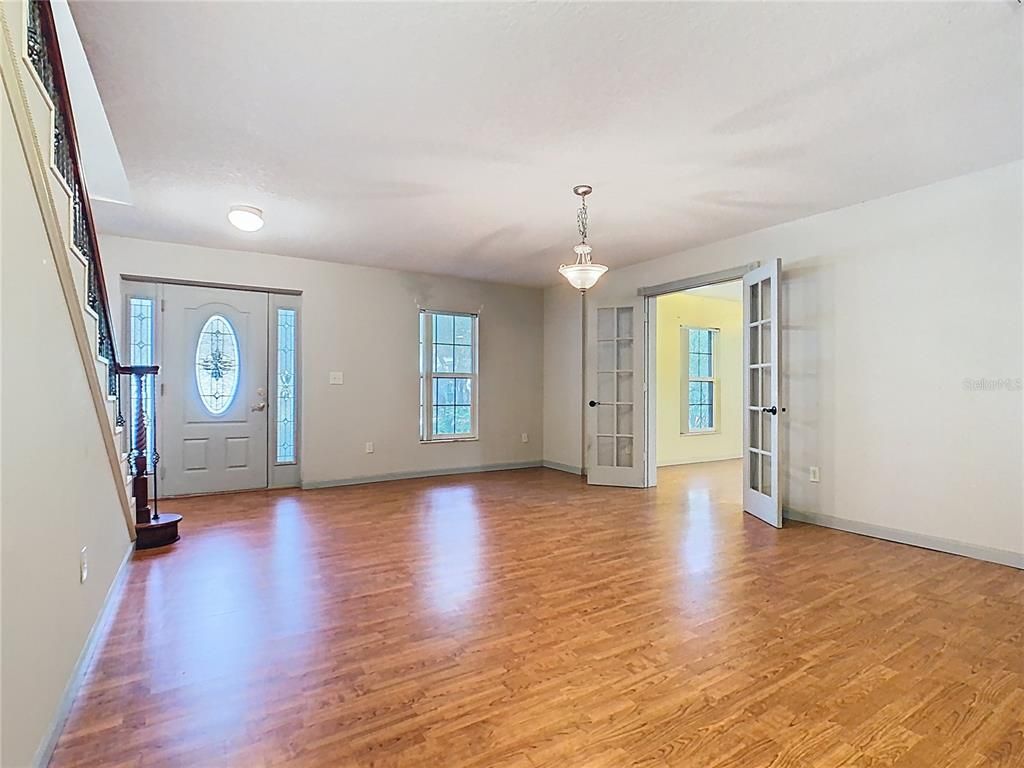 Empty room, Interior, Pendant Lights, Wood Texture Flooring