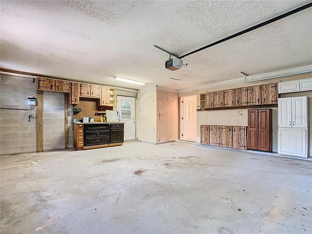 Garage, Interior, Stone Walls