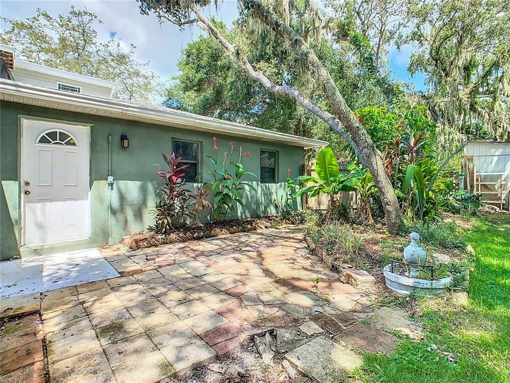 Backyard, Exterior