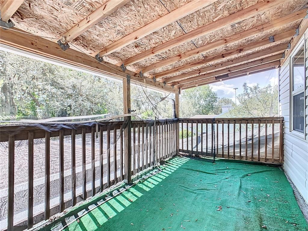 Exterior, Wooden Beams